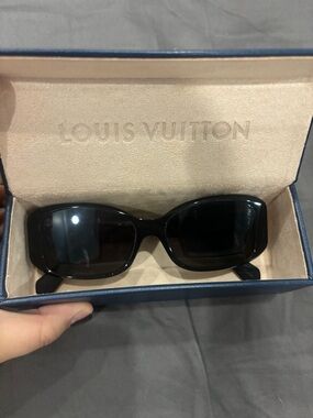 Louis Vuitton Women’s Black Sunglasses